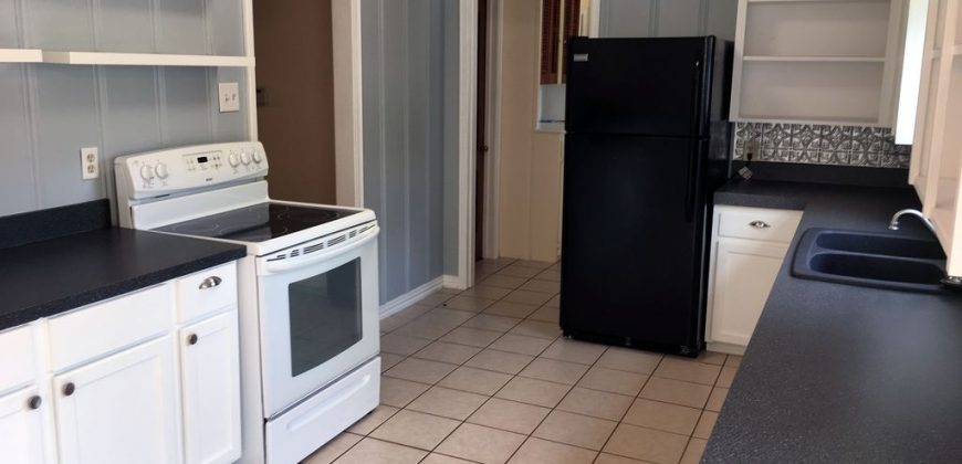 AVAILABLE for RENT-1803 N Alexander St, Sherman, TX 75092