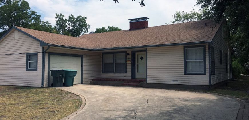 AVAILABLE for RENT-1803 N Alexander St, Sherman, TX 75092